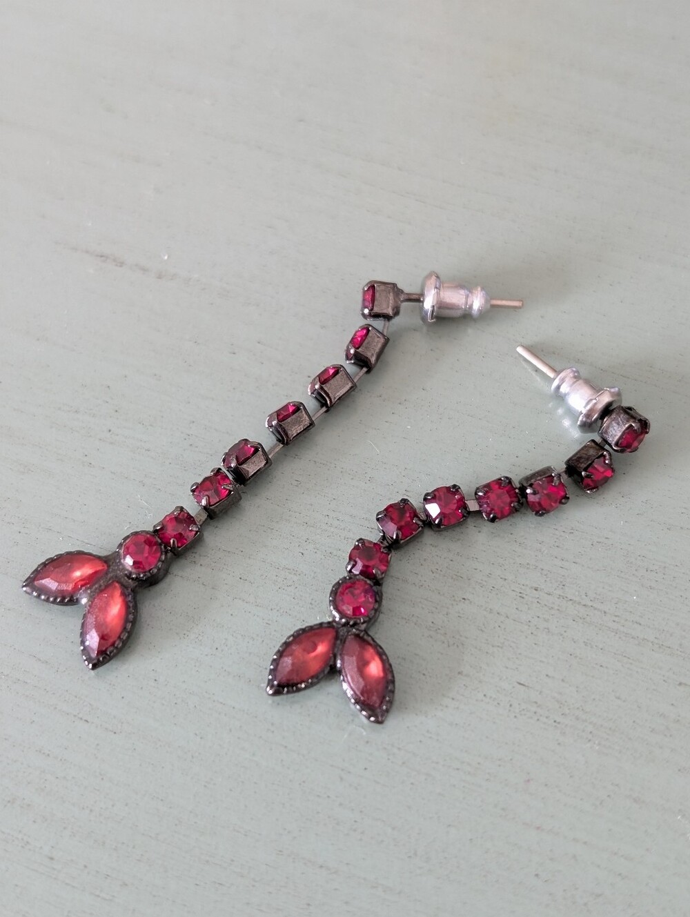 Elegant Vintage Dark Red Dangle Earrings - Picture 4 of 6